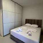 Leon Sea View