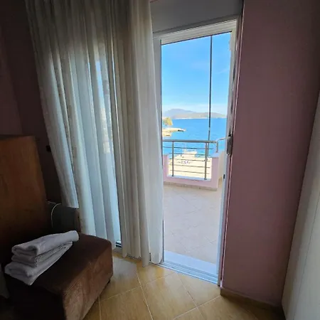 Leon Sea View
