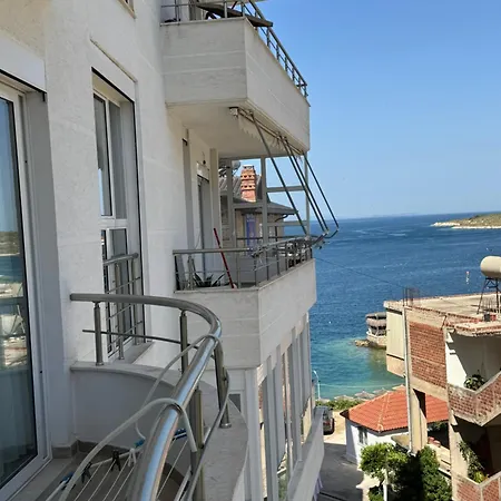 Leon Sea View Apartamento Sarandë