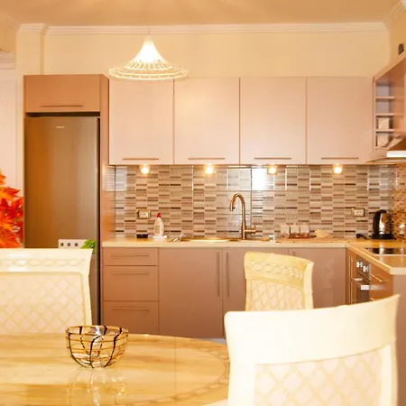 Leon Sea View Apartment