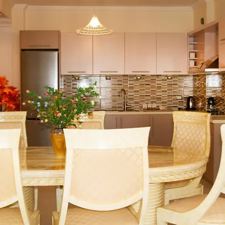 Leon Sea View Apartment