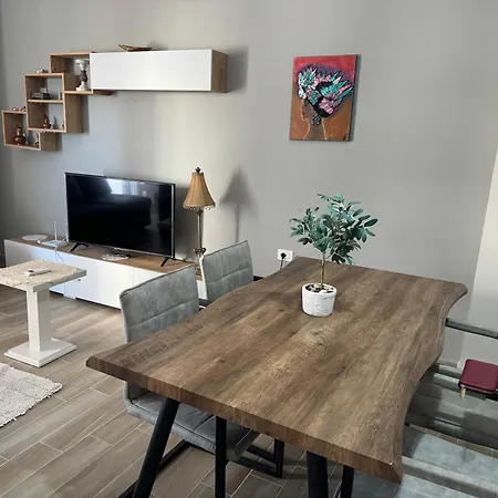 Leon Sea View Apartment Sarandë
