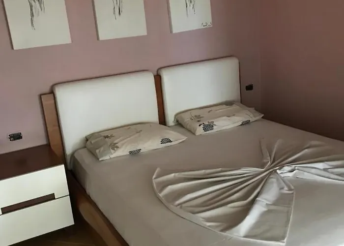 Leon Sea View Apartamento Sarandë