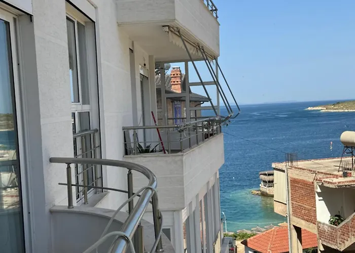 Leon Sea View Apartamento Sarandë